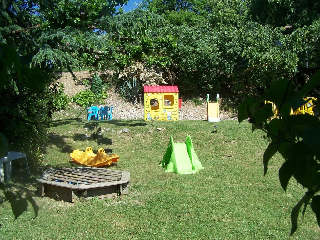 Chambres D'Hotes Les Clapas Chauzon Exterior photo